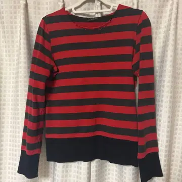 G.V.G.V. 빨간색과 블랙 스트라이프 긴팔 상의