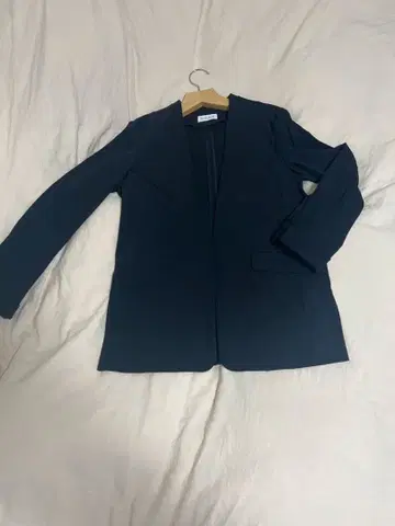 새상품급 PLST 블랙 노카라 자켓