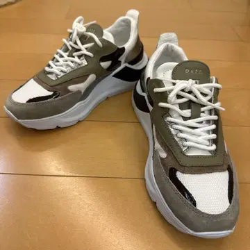 D.A.T.E. 스니커즈 FUGA