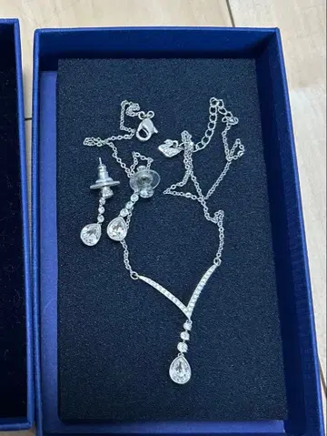 스와로브스키 목걸이, 귀걸이