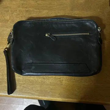 블랙 가죽 클러치백