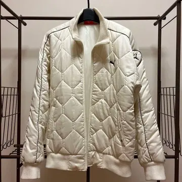 [최종 가격 인하] PUMA 퀼팅 자켓 아이보리