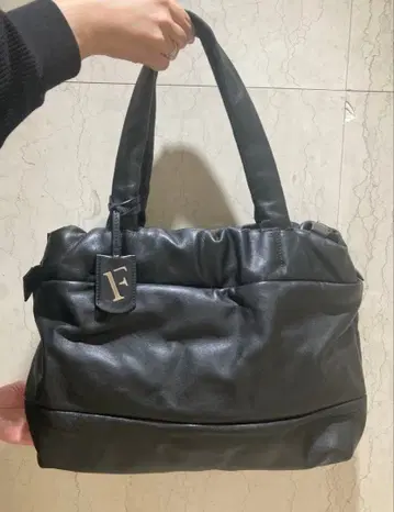 훌라 블랙 토트백