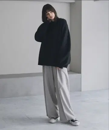 그레이 와이드 팬츠 폴리에스테르 소재