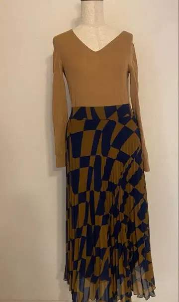 Hugo Boss 플리츠 스커트