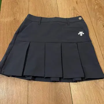 데상트 골프 플리츠 스커트 새상품급