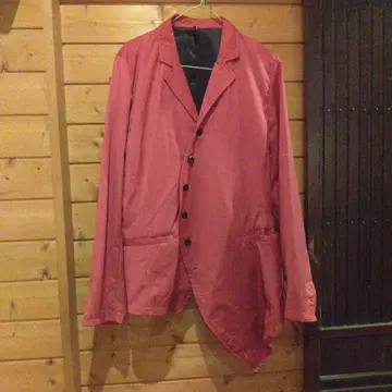 비대칭 빨간색 자켓