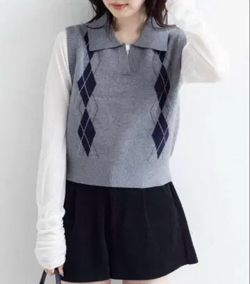 카스타네 카라 부착 아가일 니트 베스트