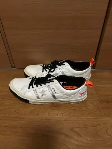 컨버스 NASA 스니커즈