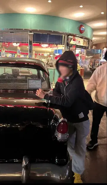 DEAR LAUREL 후드티 블랙