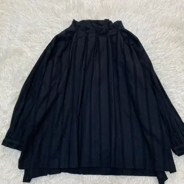 그랑마마도터 하이넥 턱 블라우스 자수 개더 블랙