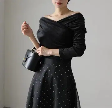 La Totalite 벨로아 카슈쿨 티셔츠 블랙