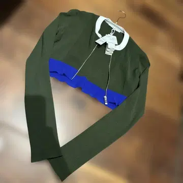 un3d. 새상품 숏 니트 지퍼 가디건