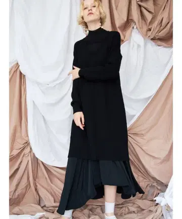 UN3D. 백오픈 레이어드탑 앙리드 원피스