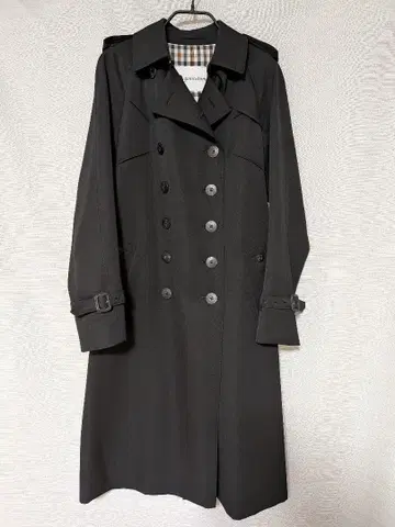 Aquascutum 아쿠아 스큐텀 블랙 트렌치코트