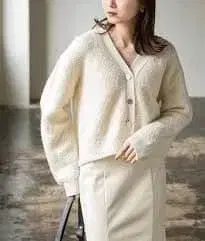 noble 반지얀 V넥 가디건 [ 새상품급 ]