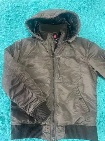 올리브 그린 MA-1 자켓 후드 부착