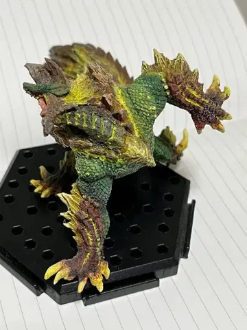 몬스터 헌터 금뢰공 진오우거 피규어 재도색