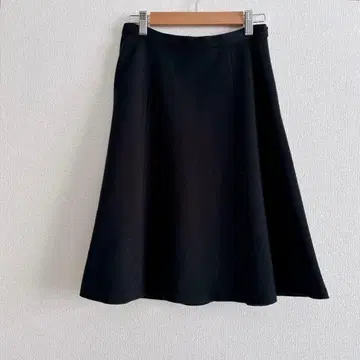 내추럴 뷰티 베이직 플레어 스커트 S 블랙 깔끔함 안감 있음