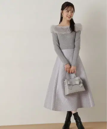 [새상품급] 프로포션 바디 드레싱*도트 자카드 스커트