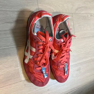 레드 오니츠카타이거 스니커즈