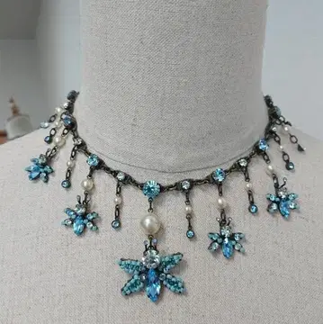 [ 새상품 ] KONPLOTT 컴프로트 블루 초커 벌 모티브