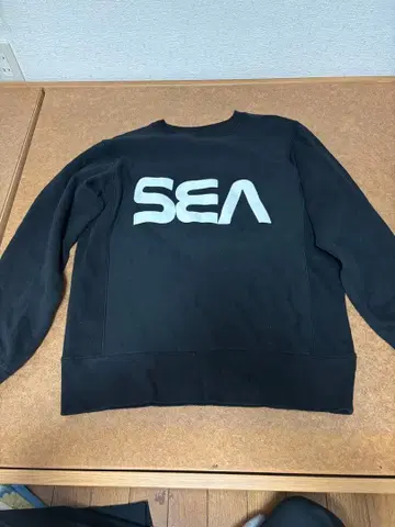 WIND AND SEA 블랙 맨투맨