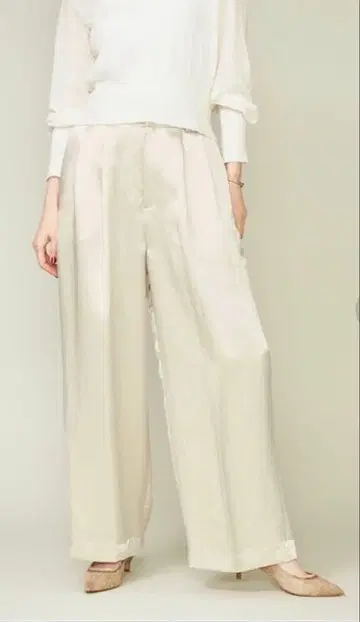 conte 콘테 새틴 턱 와이드 팬츠 36