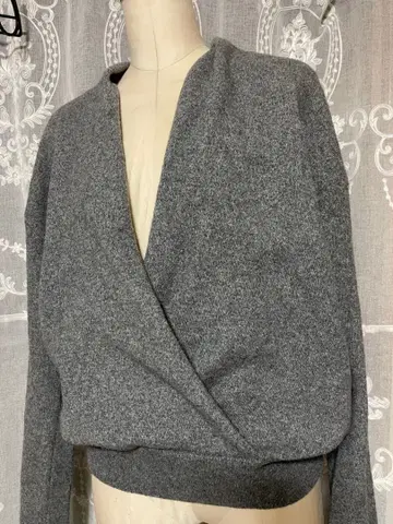 띠어리 류크스 그레이 랩 디자인 긴팔 니트