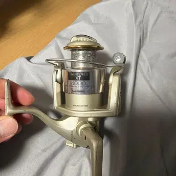 SHIMANO TWIN POWER XT 4000 스피닝 릴