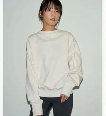 emmi 에미 오가닉 로고 롱 맨투맨 13WCT244073