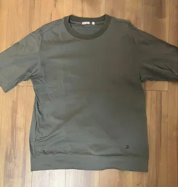 [ 드레스 털이 아 ] 티셔츠 카키