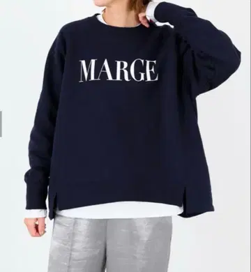 새상품급 운모앤딜 MARGE 로고 맨투맨 풀오버 트레이닝복