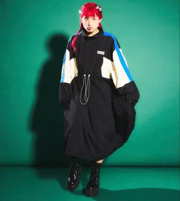 PUNYUS 푸뉴즈 나일론 절개 원피스