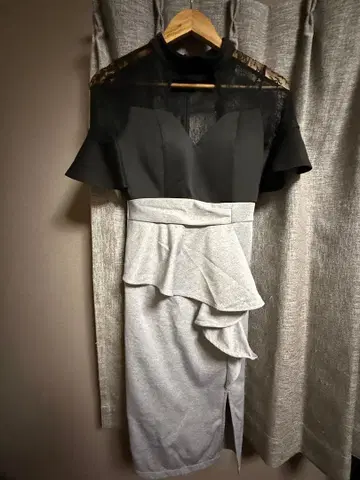 레이스 디테일의 타이트 드레스