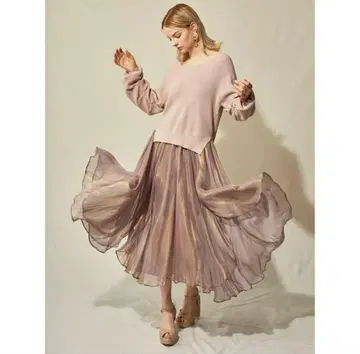 Lily Brown 광택 시스루 플레어 스커트