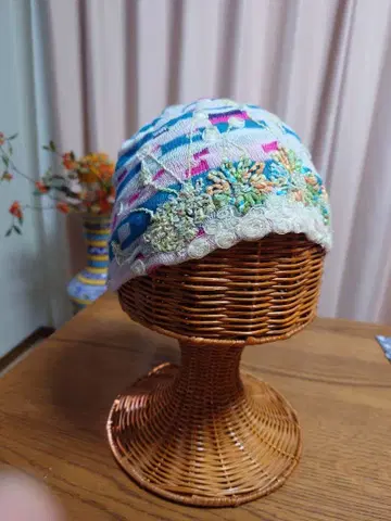 사토 섬유 M&KYOKO 스트라이프 자수 니트 모자 리버서블