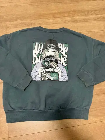 그래픽 프린트 맨투맨 M