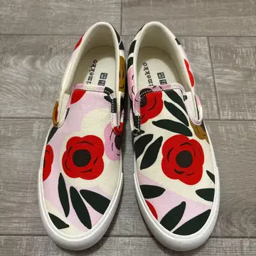마리메꼬 x 유니클로 꽃무늬 캔버스 슬립온 25.5 cm