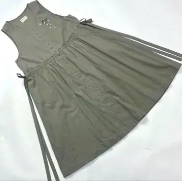 [ 시착만 한 상품 ] 핑크하우스 카키 로고 작은 꽃 자수 오버롤 스커트