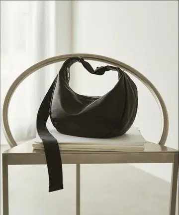 russet 소프트 가죽 라운드 숄더백