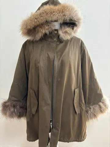 르쿠르 블랑 퍼 모즈 코트