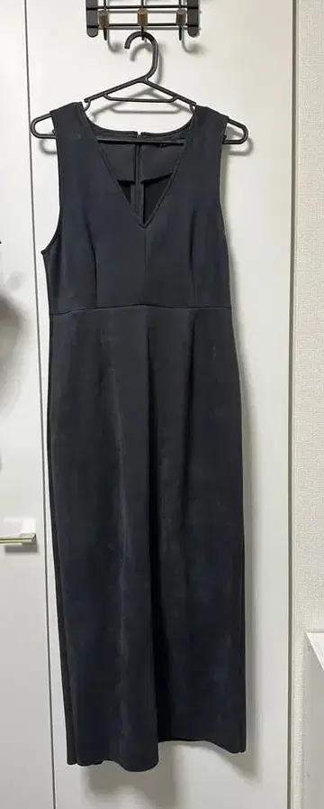 ZARA V넥 슬리브리스 원피스