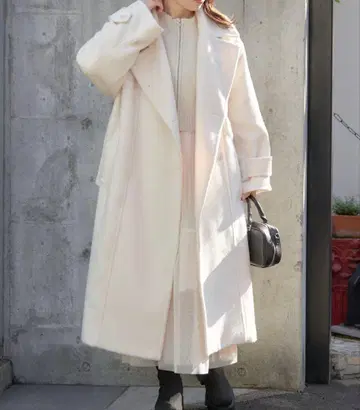 Chico 벨트 포함 화이트 롱 코트