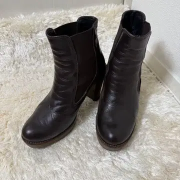 다크 브라운 사이드 고어 부츠 로즈버트 이탈리아