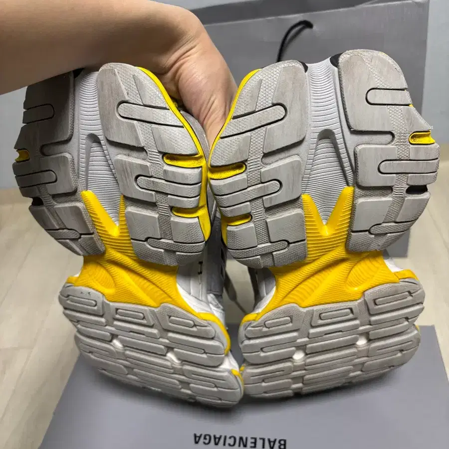 BALENCIAGA | 발렌시아가 [42] Balenciaga Cargo Sneakers Yellow