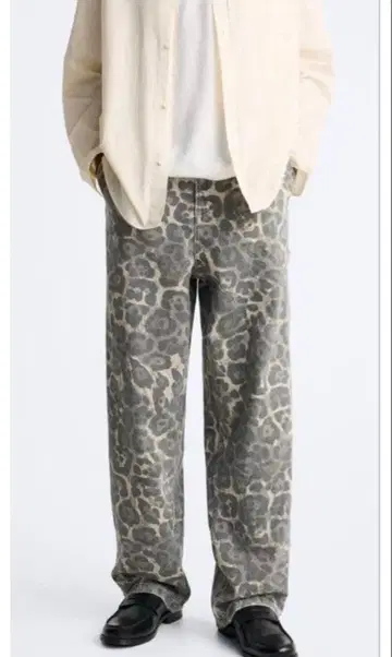 ZARA 레오파드 무늬 페인터 팬츠