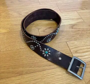 HTC 에이치티씨 플라워 스터드 벨트