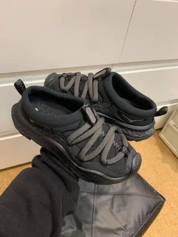 HOKA 오라프리모 42/25.5~26cm 블랙