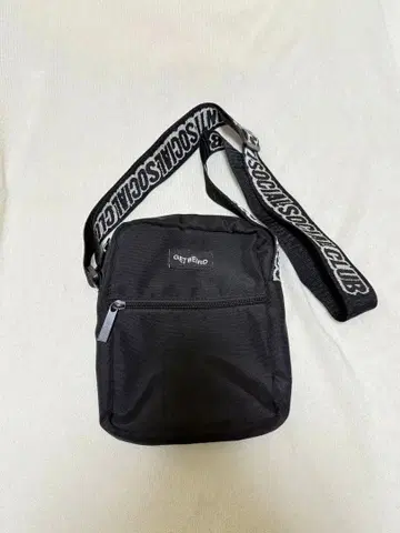 assc anti social social club 숄더백 블랙